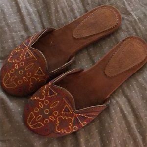 Hot kiss brown leather slides/mules 8